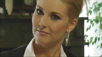 セクシー青い目、ふっくら 貧 乳 美 少女 セックス 動画