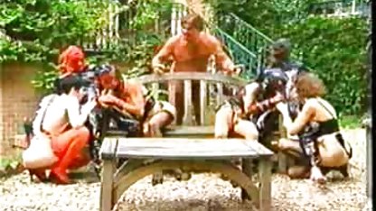 ケージのスレーブ ギャル と セックス 動画