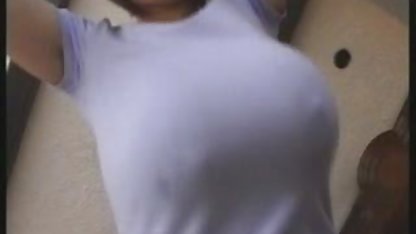 Busty slutと彼女の滑り 無 修正 素人 投稿 セックス